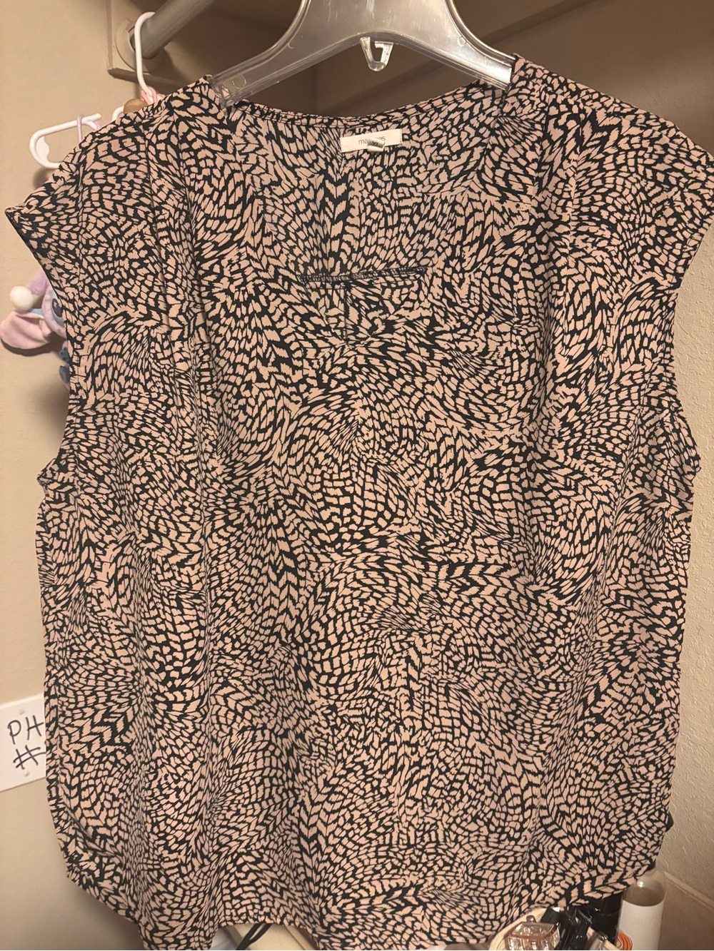 Maurices Women's Black and Blush Printed Cap-Sleeve Top XL